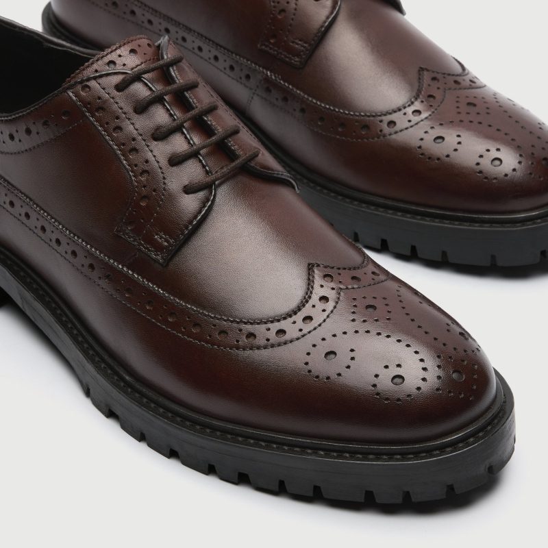 james brogue 876636